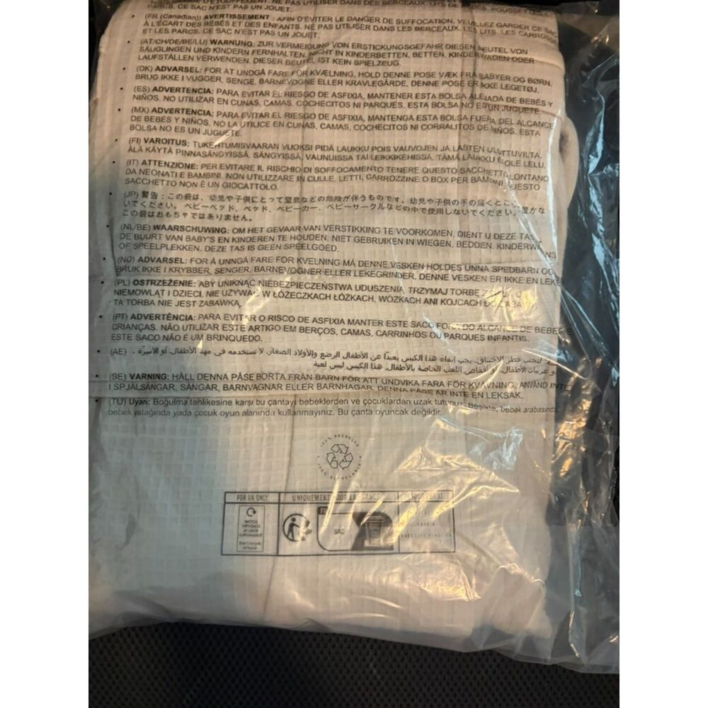Amazon Essentials Men (Medium-Large) Waffle Robe - Picture 5 of 6
